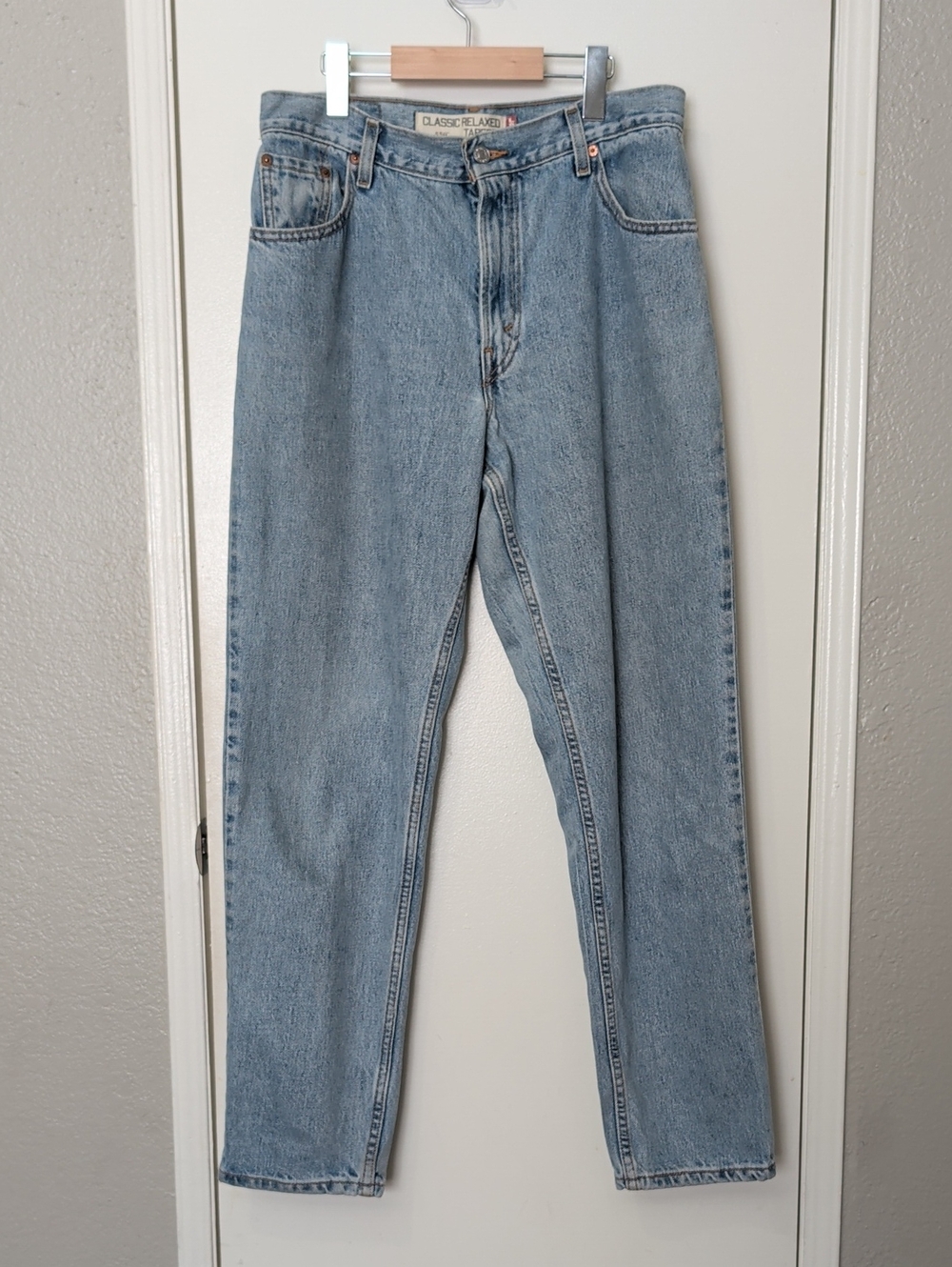 Levi's Light Blue Classic Relaxed Tapered Jeans Size 12